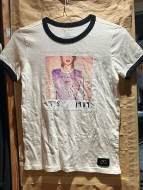 Taylor Swift - 1989 Tour T-Shirt